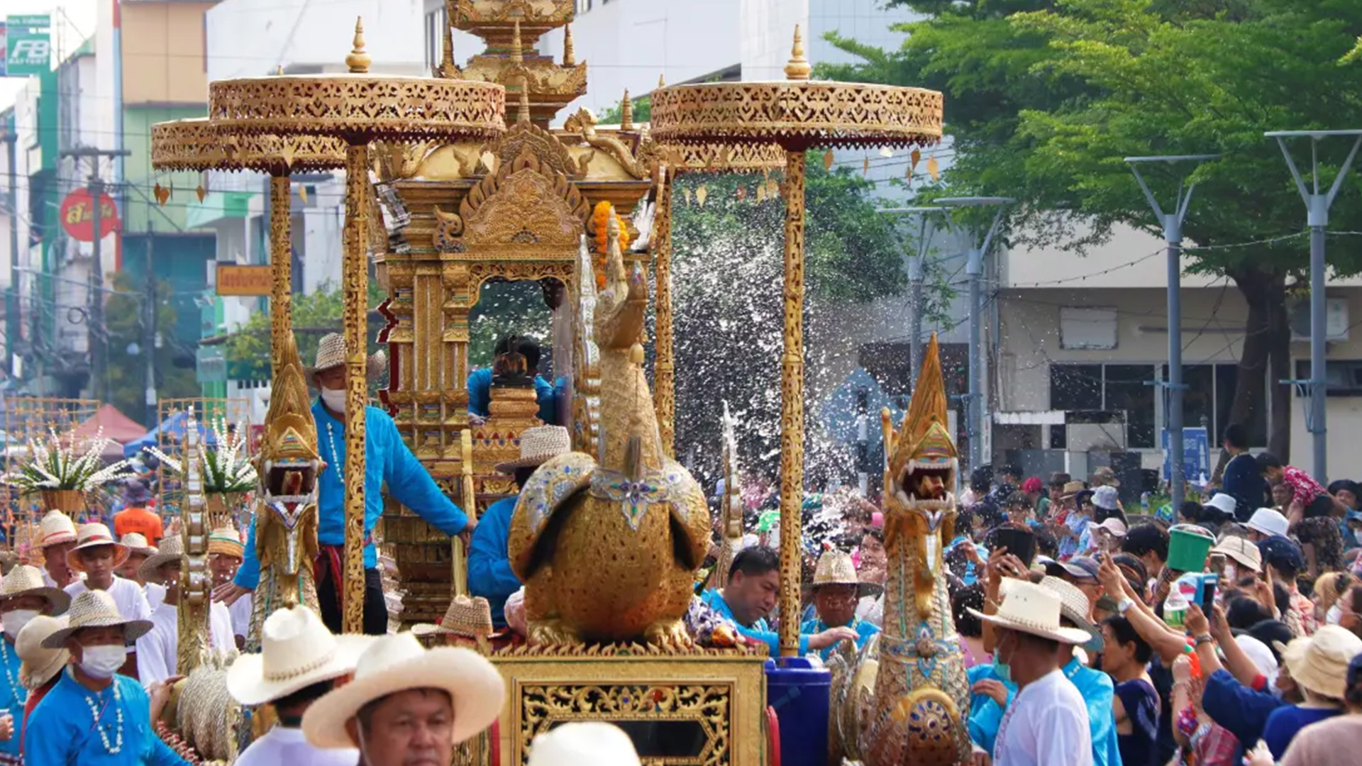 Salung Luang, Grand Drum, and Northern Thai New Year Festival in Nakhon Lampang